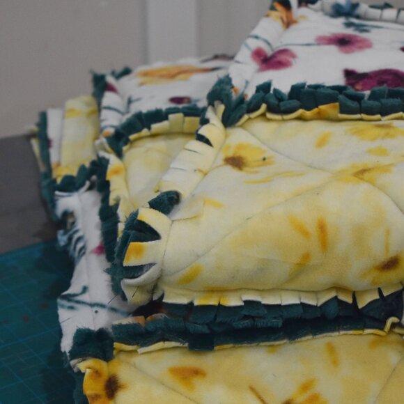 Fleece Rag Quilt Throw - Picture 3 of 8